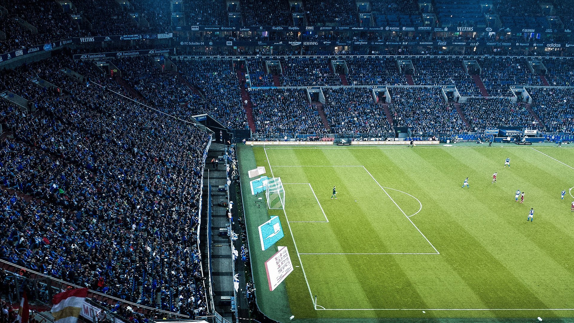 世界电竞职业联赛新赛季开幕 战队引援引发热议